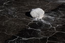 EdSnSkDuW8tTzu9zBdo4v-Salt III- In the Desert - Peter Schäublin.jpg